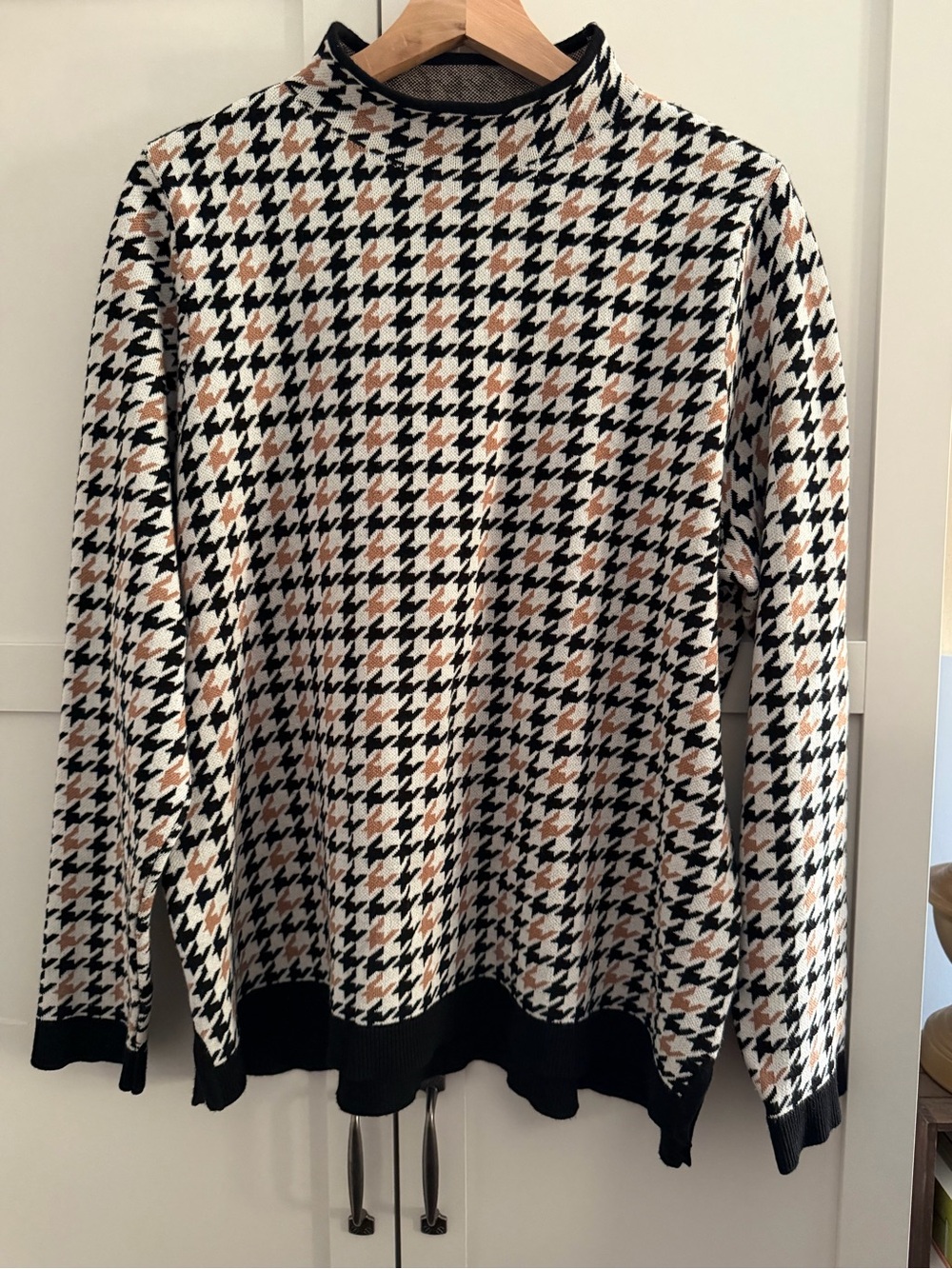 Adrianna Papell Black Cream Tan Houndstooth Knit Sweater